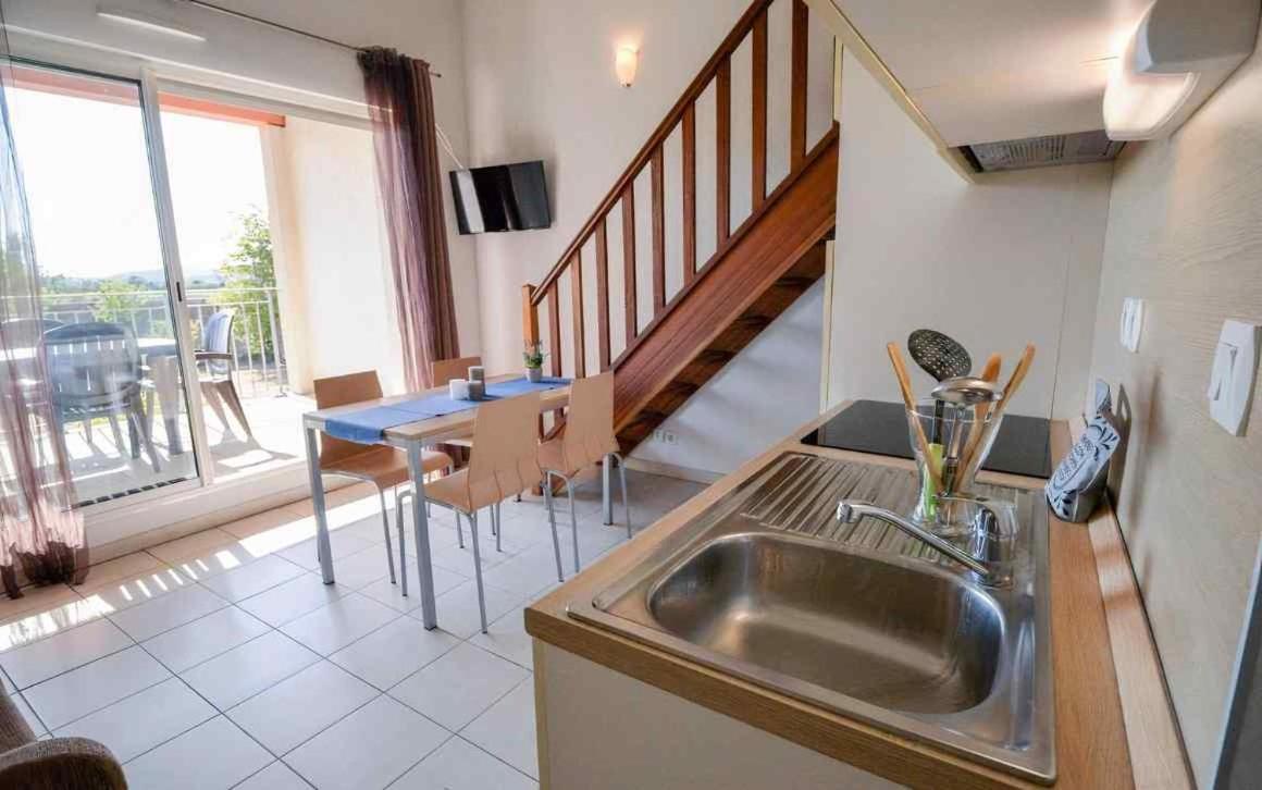 Appartement Entier Dans Residence De Tourisme Azille Экстерьер фото