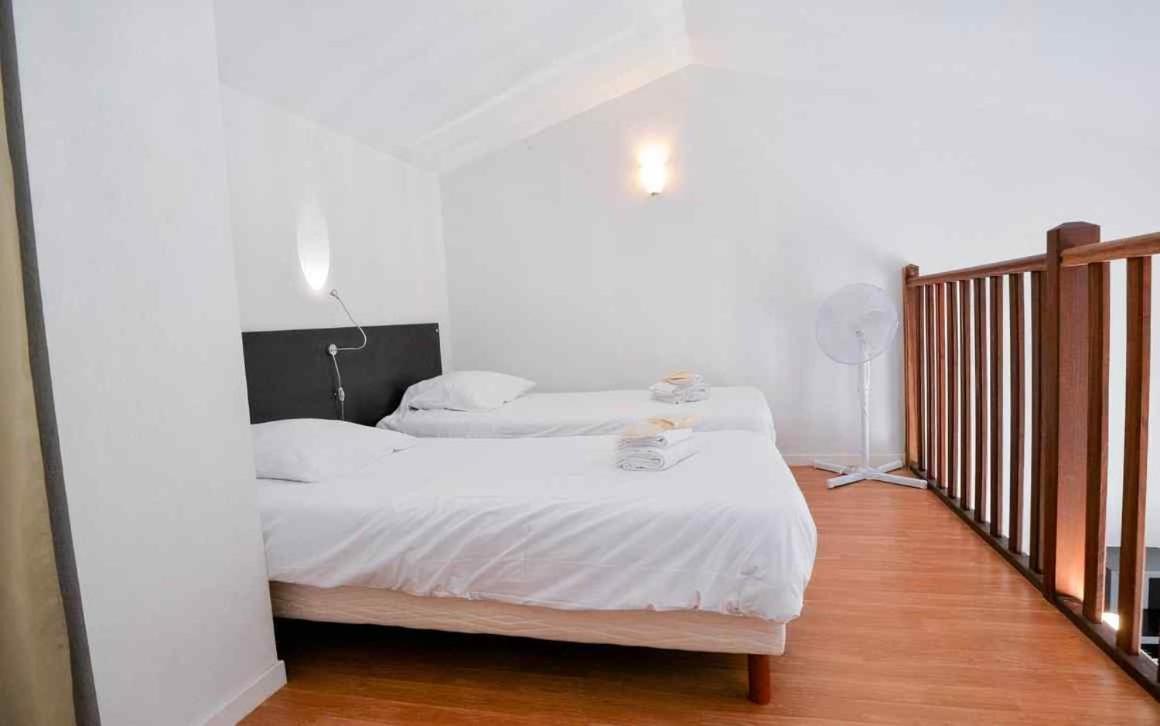 Appartement Entier Dans Residence De Tourisme Azille Экстерьер фото